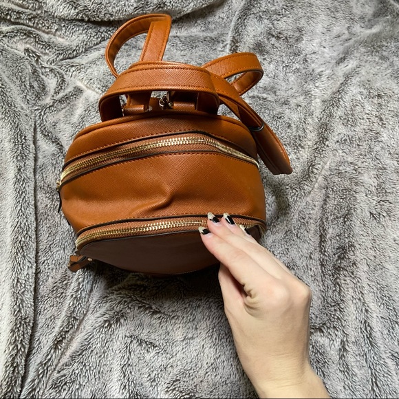 Mini Backpack - Picture 4 of 7